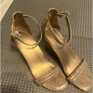 Kenneth Cole Reaction wedge